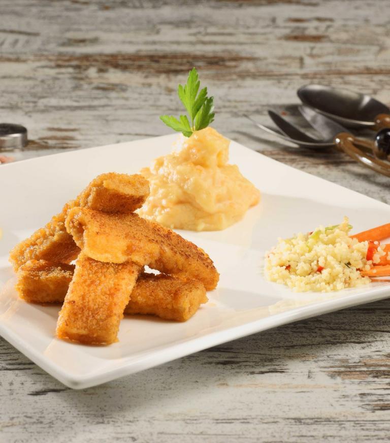 Fish sticks with potato and carrot puree 